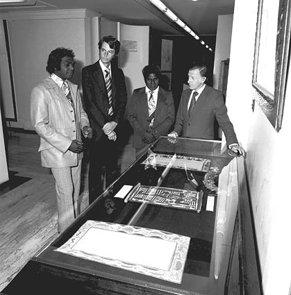 Yolngu leaders Gallarwuy Yunupingu and Silas Roberts